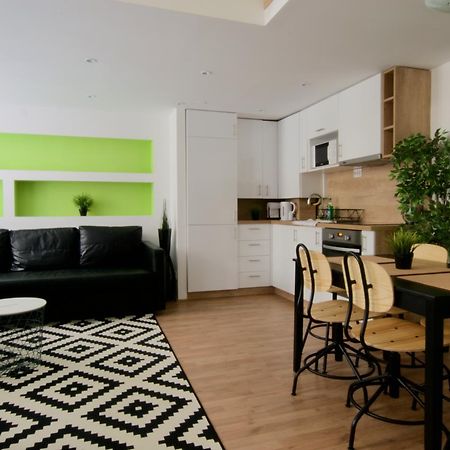 Standard Apartment By Hi5 - Terez 29 Budapest Exterior foto